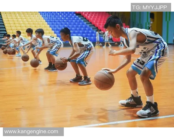 篮球天赋被埋没的背后故事揭示明星球员成长路上的艰辛与挑战